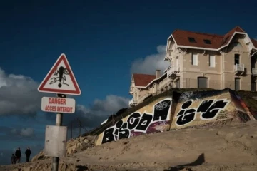 பிரெஞ்சு நகரங்களுக்கு கடல் அரிப்பால் அவசர அபாயம்: பிரான்ஸ் அரசு வெளியிட்டுள்ள அறிக்கை