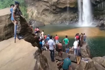 நீரில் மூழ்கி காணாமல்போன 18 வயது இளைஞன் சடலமாக மீட்பு