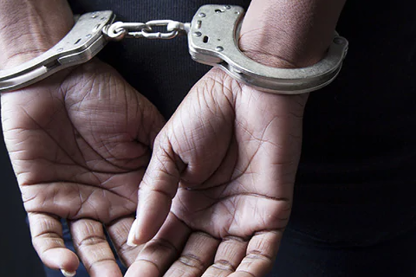 சி.ஐ.டி. எனக் கூறிப் பல இடங்களில் கைவரிசை காட்டிய 3 இளைஞர்கள் கைது! | 3 Persons Said Cid Cheated And Robbed Vavuniya சி.ஐ.டி. எனக் கூறிப் பல இடங்களில் கைவரிசை காட்டிய 3 இளைஞர்கள் கைது! | 3 Persons Said Cid Cheated And Robbed Vavuniya