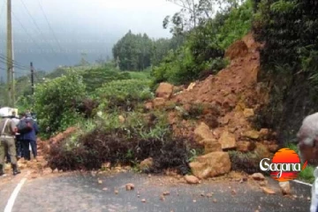 හැටන්-කොළඹ මාර්ගයේ ගමනාගමනය ඇණ හිටියි