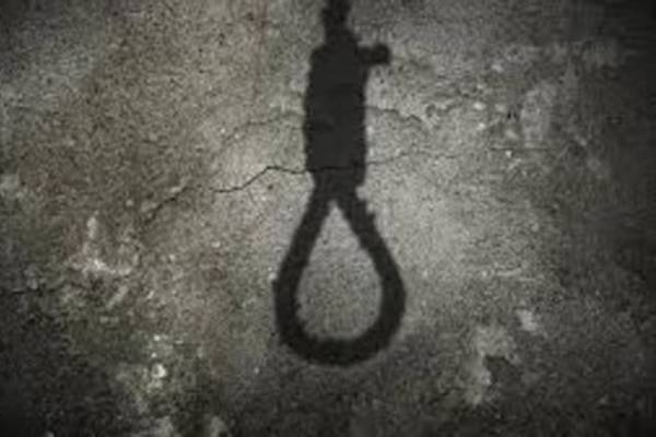 தேனிலவின்போதே கருத்து வேறுபாடு: மனைவி உயிரை மாய்த்துக்கொண்டதால் கணவன் எடுத்த முடிவு | Bengaluru Blame For Wife S Suicide Two Days Ago