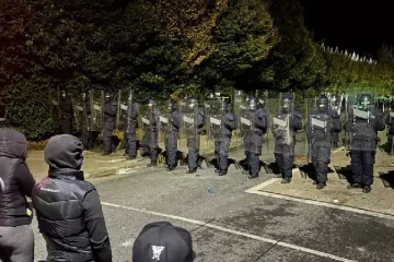 மூன்றாவது நாளாக தொடரும் எதிர்ப்பலை... புகலிடம் கோருவோருக்கான ஹொட்டலுக்கு குறி