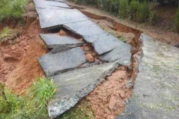 திடீரென தாழிறங்கிய நிலம்! உடனடியாக வெளியேற்றப்பட்ட கிராம மக்கள்! செய்திகளின் தொகுப்பு