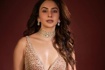 ரகுல் ப்ரீத் தாராள கவர்ச்சி உடையில் போட்டோஷூட்