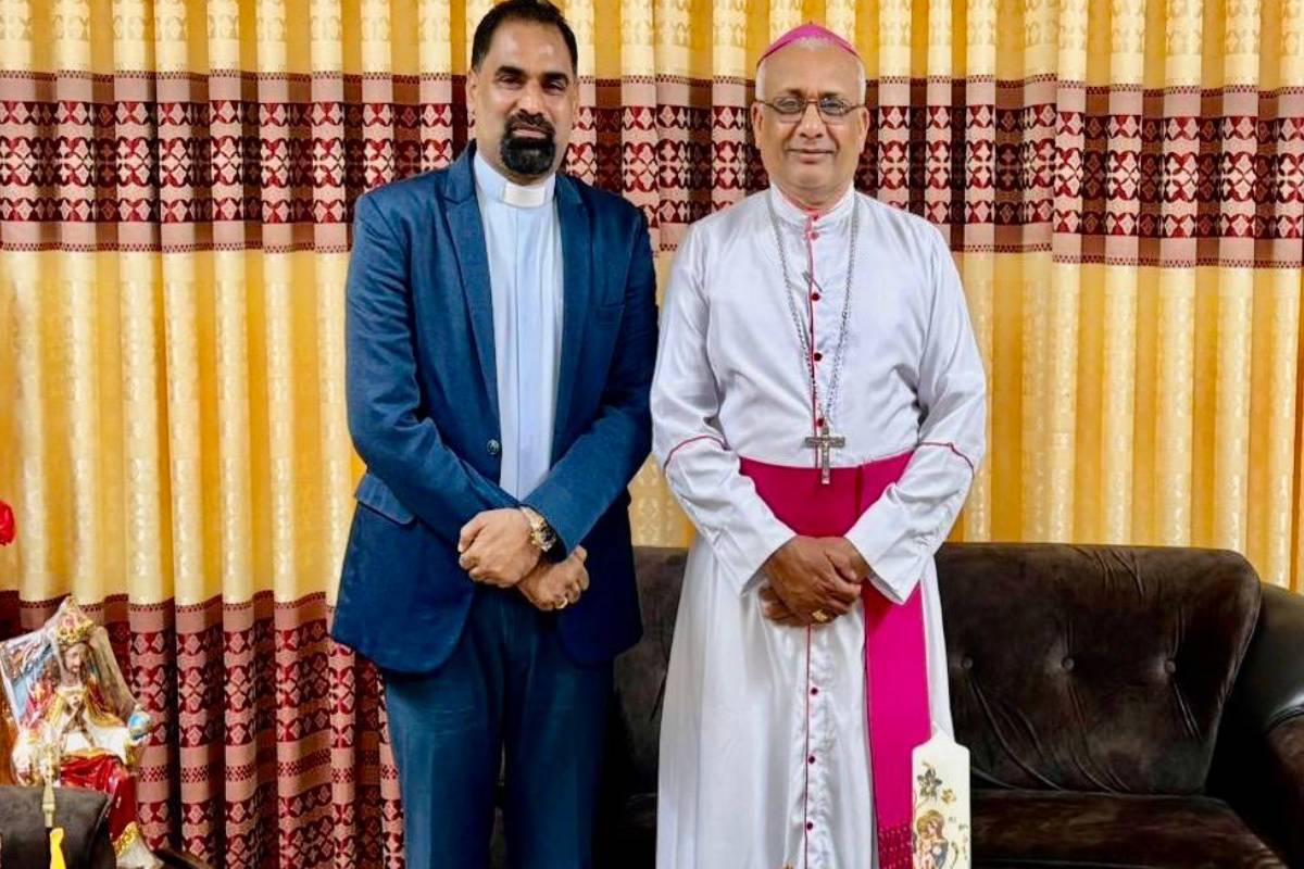 மன்னார் மறைமாவட்ட ஆயரை சந்தித்த அகில இலங்கை கிறிஸ்தவ அபிவிருத்தி ஒன்றியத்தின் தலைவர்! | Anthony Pillai Leader Meets The Bishop