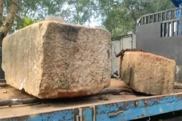 தமிழர் பகுதியில் அரசியல்வாதி உட்பட 9 பேர் கைது