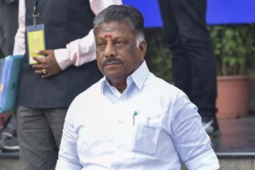 முன்னாள் முதல்வர் ஜெயலலிதா மரணம் குறித்த விசாரணை வலையில் ஓபிஎஸ் : 21-ம் தேதி நேரில் ஆஜராக சம்மன்