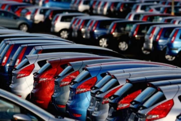 இலங்கையில் அமுலிலுள்ள வாகன இறக்குமதி கட்டுப்பாடுகளை நீக்க திட்டம்