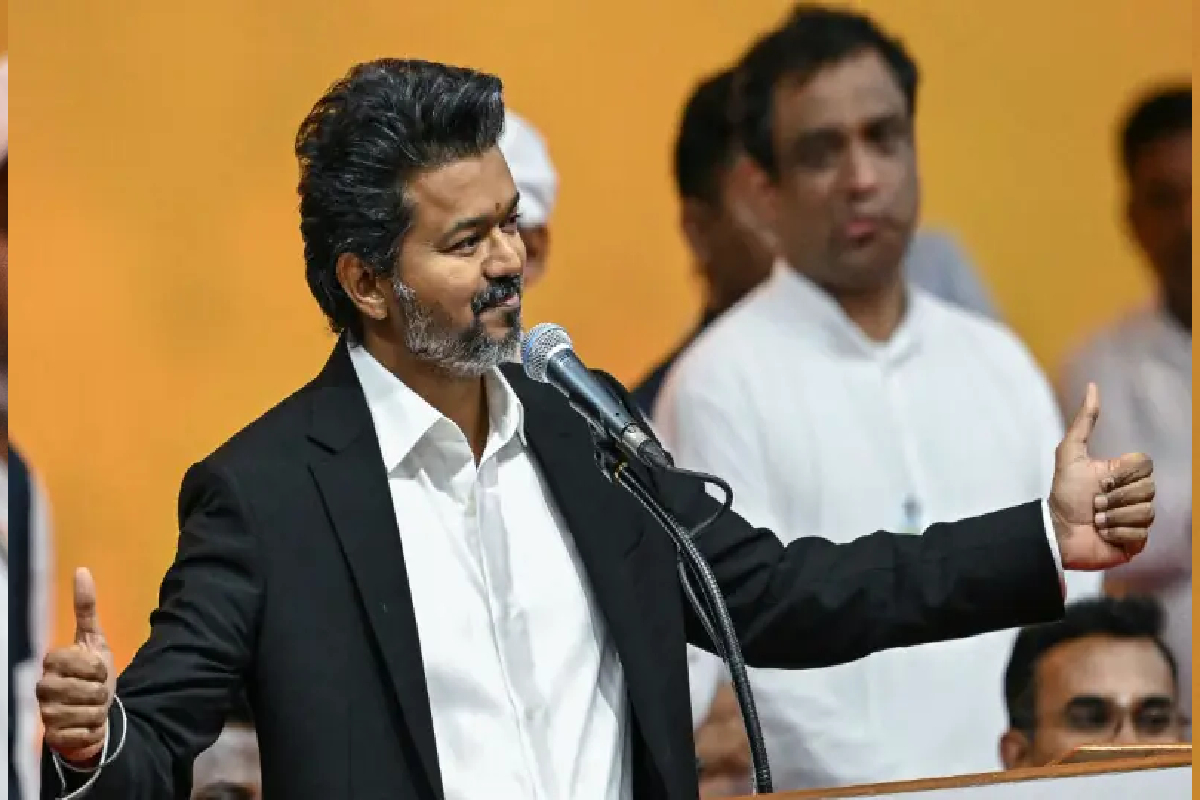 ஏன் நான் கோட் சூட் போடக் கூடாதா? முதலமைச்சர் விஜய் திருச்சியில் கொடுத்த விளக்கம் | Why Wear Coat Suits Explanation Given Cm Vijay ஏன் நான் கோட் சூட் போடக் கூடாதா? முதலமைச்சர் விஜய் திருச்சியில் கொடுத்த விளக்கம் | Why Wear Coat Suits Explanation Given Cm Vijay