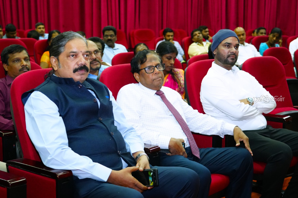 நிர்வாகத்தின் மையம் மனிதநேயமே - AI உதவியாக இருக்க வேண்டும் – ஆளுநரின் கோரிக்கை | Ai Should Aid Not Replace Human Officials Governor நிர்வாகத்தின் மையம் மனிதநேயமே - AI உதவியாக இருக்க வேண்டும் – ஆளுநரின் கோரிக்கை | Ai Should Aid Not Replace Human Officials Governor