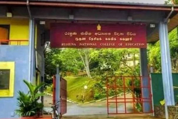 திடீரென விடுதிக்குள் புகுந்து மாணவர்கள் மீது தாக்குதல்: வெளியான பரபரப்பு காரணம் | Attack Students By Breaking Into The Hostel Jaffna