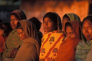 கணவன் மனைவியை அடிப்பது நியாமானது: 80 நாடுகளில் உள்ள 25 சதவீத மக்களின் தவறான எண்ணம்