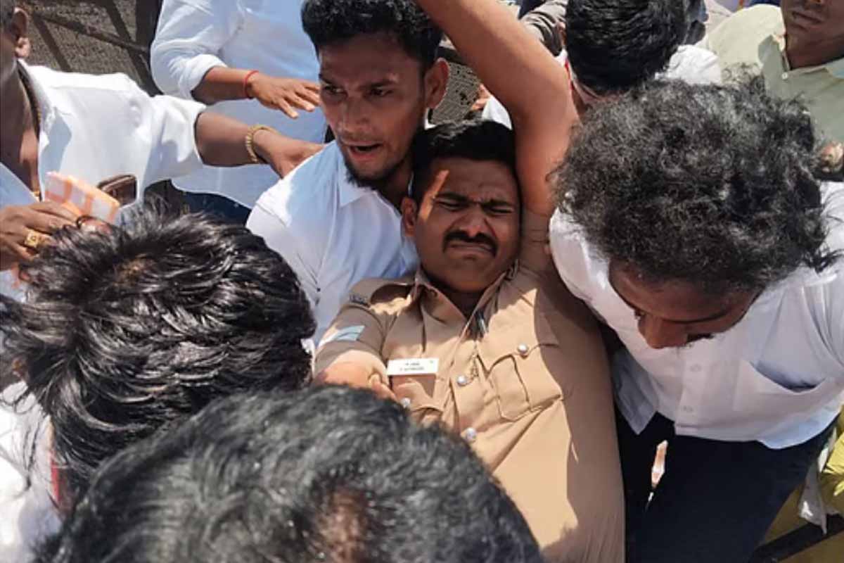 ஆதவ் அர்ஜுனா கார் ஏறி காவலருக்கு கால் முறிவு | Aadhav Arjuna Car