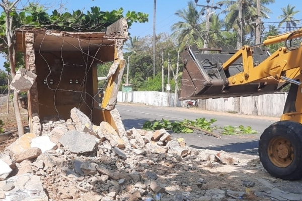 50 வருடங்களுக்கு முற்பட்ட நினைவிடத்தை இடித்தழித்த சாவகச்சோி நகரசபை! | Demolished The 50 Year Old Memorial