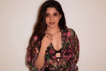 நடிகை திவ்யபாரதி ஹாட் உடையில் கவர்ச்சி போட்டோஷூட்