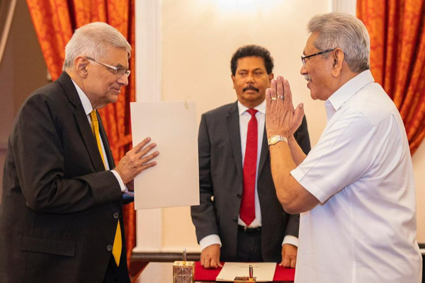 மீண்டும் மைத்திரி - ரணில் கூட்டு!! முடிவுகளில் மாற்றம் - சூடுபிடிக்கும் தென்னிலங்கை அரசியல் | Slfp Support Form New Govt Maithri Informs Ranil