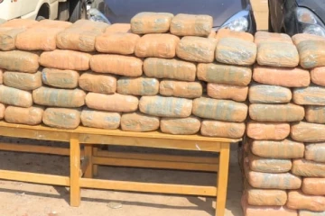 இலங்கைக்கு கடத்தவிருந்த பெரும் தொகை போதைப்பொருள் சிக்கியது