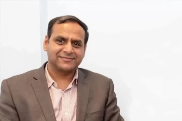 பறக்கும் விமானத்தில் மாரடைப்பு ஏற்பட்ட நோயாளியின் உயிரைக் காத்த இந்தியர்