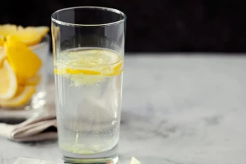 உடல் எடையை சீக்கிரமே குறைக்க ஆசையா? வெதுவெதுப்பான நீரில் இந்த ஒரு பொருளை சேர்த்து குடிச்சு பாருங்க