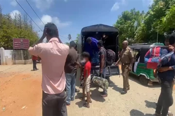 சட்ட விரோதமாக படகு மூலம் இந்தியா செல்ல முயன்ற சிறுவர்கள் உட்பட 8 பேர் கைது (Photos)