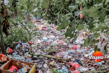 සිරිපා අඩවියේ ප්ලාස්ටික් ඉවත් කරන්න කොමාන්ඩෝ මෙහෙයුමක්