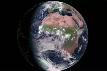 இரவும் பகலும் பாதியாக பிரிந்த பூமியின் புகைப்படம் வெளியீடு