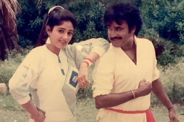 ரஜினி விஜயகாந்தா? நடிகை நதியாவை கட்டாயப்படுத்திய சூப்பர் ஸ்டார்.. இதுதான் காரணம்.. | Actress Nadiya Aviod Black Actor Closeup Scenes