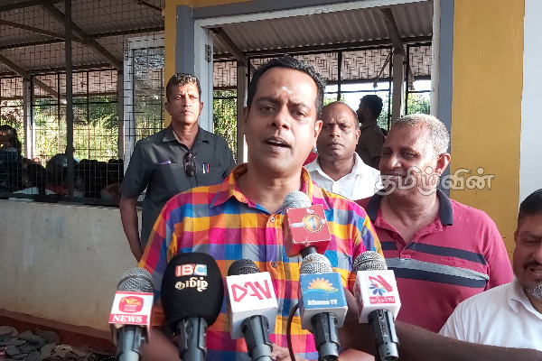 பொலிஸ் காணி அதிகாரம் என்ற போர்வையில் பொது மக்களுக்கு பிழையான உற்சாகம்! சனத் நிசாந்த (Photos) | Wrong Enthusiasm Land Authority Sanath Nisantha