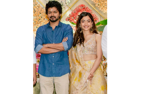 வாரிசு பட ஷூட்டிங்கை முடித்துவிட்டு மாஸ்ஸாக சென்னை திரும்பிய தளபதி விஜய்! வைரல் வீடியோ | Vijay Returned Chennai After Varisu Movie Shooting