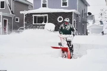 மொத்தமாக உறைந்து போன நியூயார்க் நகரம்: 50-ஐ தொட்ட இறப்பு எண்ணிக்கை