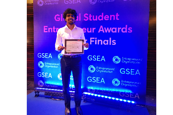 சர்வதேச அளவில் சாதித்து வரும் தமிழ் இளைஞன் | Tamil Youth Who Is Achieving Internationally