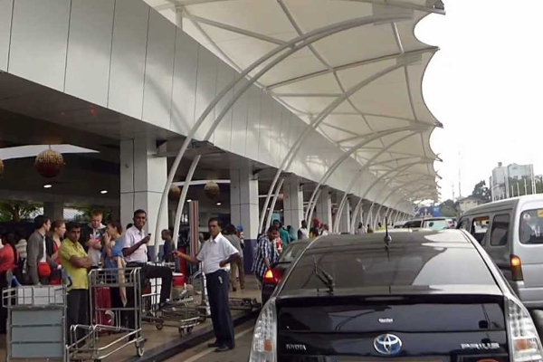 கட்டுநாயக்காவில் சிக்கிய பலகோடி பெறுமதியான் பொருள்! | Multi Crore Material Trapped Colombo Airport