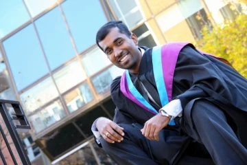 கனேடிய சட்டத்துறையில் சாதித்த தமிழன்!