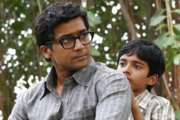 வாரணம் ஆயிரம் படத்தில் முதன் முதலில் நடிக்கவிருந்தது சூர்யா இல்லையா? இந்த பாலிவுட் நடிகர் தானாம்