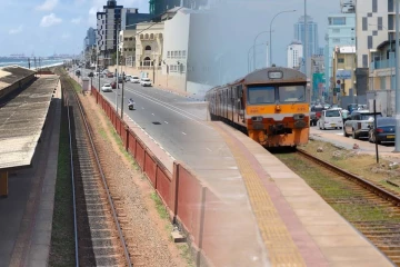கொழும்பில் தொடரூந்தில் பாய்ந்த இளைஞன் பலி