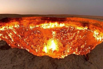 நரகத்தின் நுழைவாயிலா! அணைக்க முடியாமல்  தவிக்கும் துர்க்மெனிஸ்தான்..