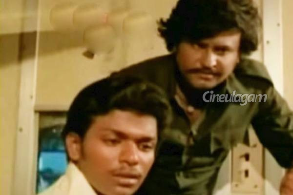 ரஜினியுடன் இருக்கும் இந்த பிரபல நடிகர் யார் என்று தெரிகிறதா?... இந்த நடிகர் தானா? | Unseen Photo Of Rajinikanth Viral