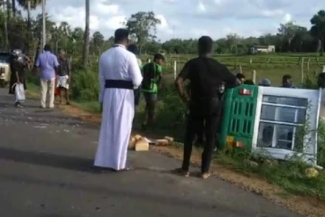 முச்சக்கர வண்டி விபத்து; சாரதி மருத்துவமனையில்