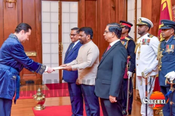 ජනපති හමුවේ රාජ්‍ය තාන්ත්‍රිකයෝ හය දෙනෙක් අක්තපත්‍ර භාර දෙයි[PHOTOS]