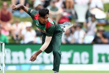 பங்களாதேஷின் வேகப்பந்து வீச்சாளர் வைத்தியசாலையில் அனுமதி