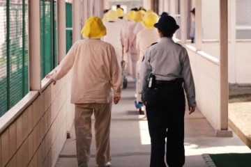 ஜப்பானில் சிறை செல்ல விரும்பும் முதியோர்கள்: சோகமான பின்னணி காரணம்