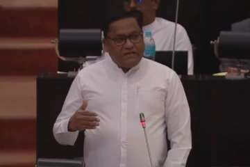 සංචාරක ආදායම්වල කිසිදු අඩුවීමක් නෑ හැබැයි ඇත්ත එළි වෙලා - ඇමති විජිත රවීගේ රෙදිත් ගලවලම දුන්න උත්තරේ