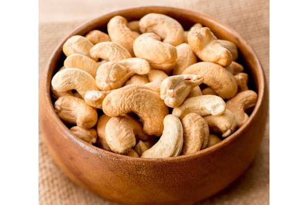 இவ்வளவு உயர்வா? மக்களை திகைக்க வைத்த முந்திரி விலை! | So High Cashew Price That Stunned People