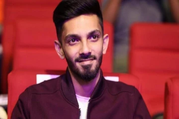 அனிருத் சம்பளத்தை கேட்டால் தலை சுற்றி போய் விடும் உங்களுக்கேஜ், எவ்வளவு பாருங்க