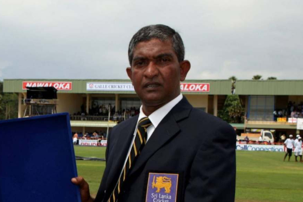 இலங்கையின் முன்னாள் டெஸ்ட் கிரிக்கெட் வீரர் காலமானார் | Sri Lanka S Former Cricketer Warnaweera Passesaway