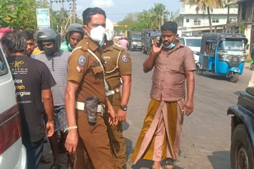 பட்டானிச்சூர் பகுதியில் இடம்பெற்ற வாகன விபத்தில் ஒருவர் படுகாயம் (Photos)