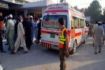 பாகிஸ்தானில் பாரிய குண்டுவெடிப்பு! 40 பேர் வரையில் மரணம்