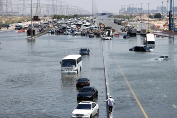 அமீரகத்தில் மீண்டும் கொட்டப்போகும் மழை; விடுக்கப்பட்ட எச்சரிக்கை