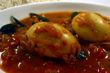 மணக்க மணக்க முட்டை கிரேவி குழம்பு!