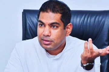 ඉන්ධන කෝටාව ලබා ගැනීම සම්බන්ධයෙන් බලශක්ති අමාත්‍යවරයාගෙන් ට්විටර් පණිවිඩයක්..
